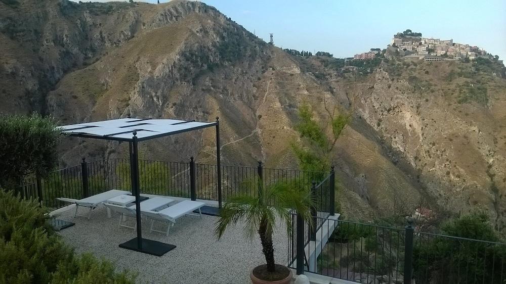 Hostal Casale Di Caterina Taormina Exterior foto