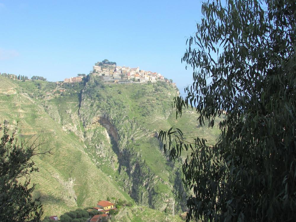 Hostal Casale Di Caterina Taormina Exterior foto