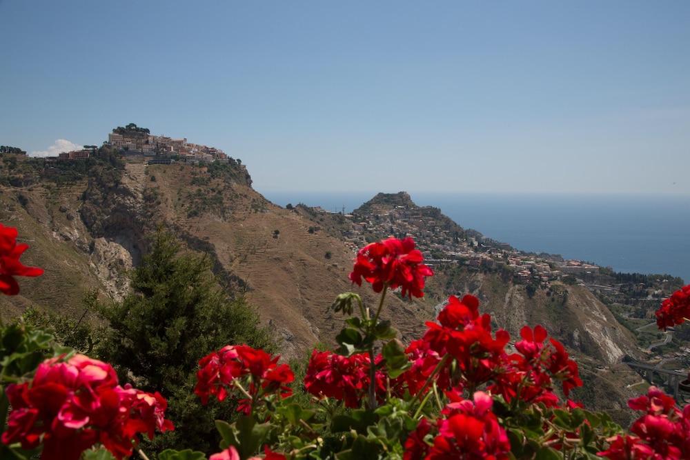 Hostal Casale Di Caterina Taormina Exterior foto