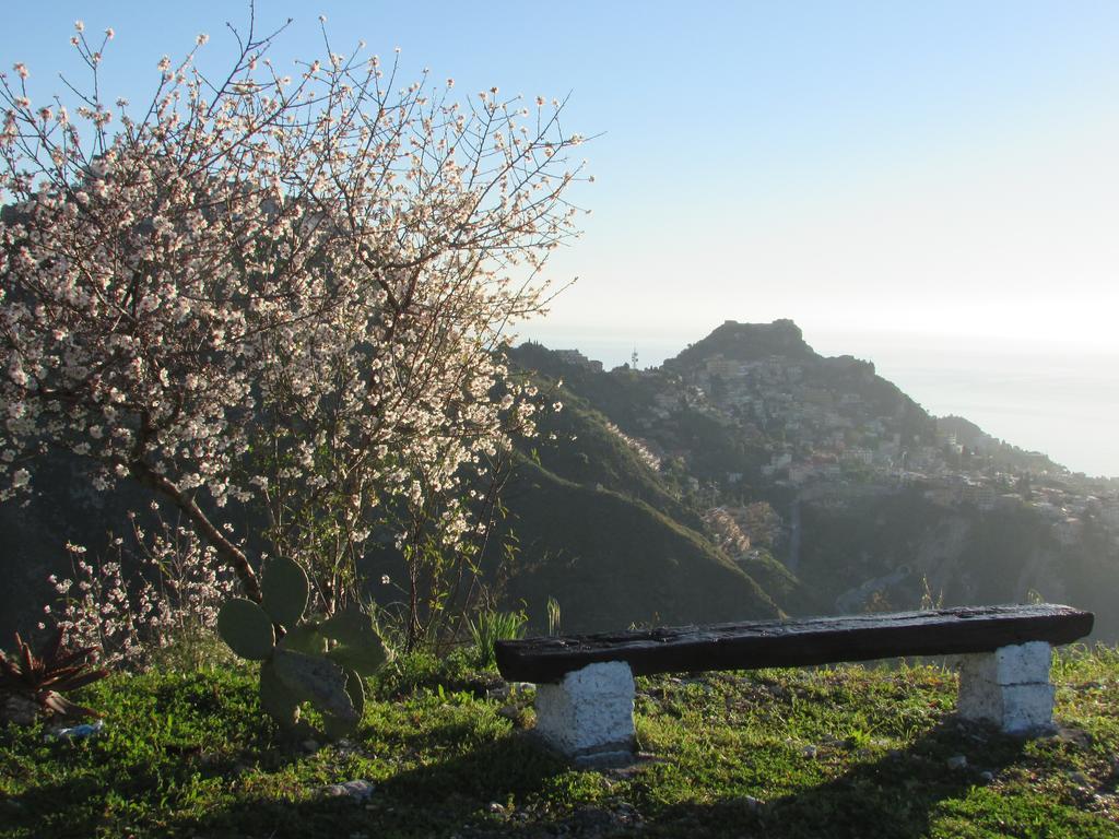 Hostal Casale Di Caterina Taormina Exterior foto