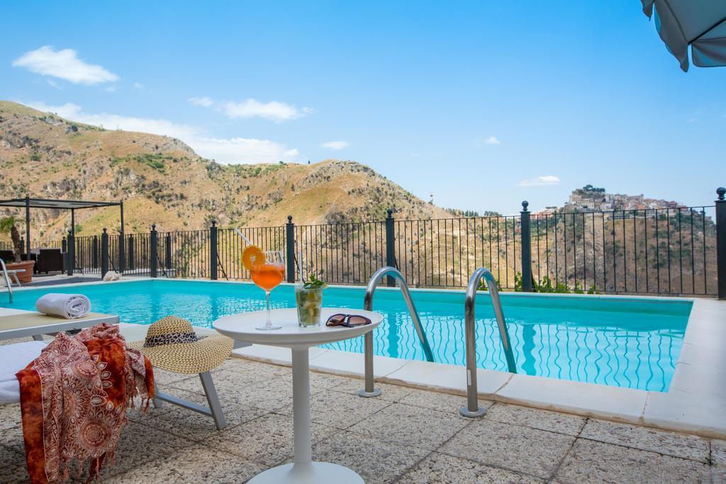 Hostal Casale Di Caterina Taormina Exterior foto