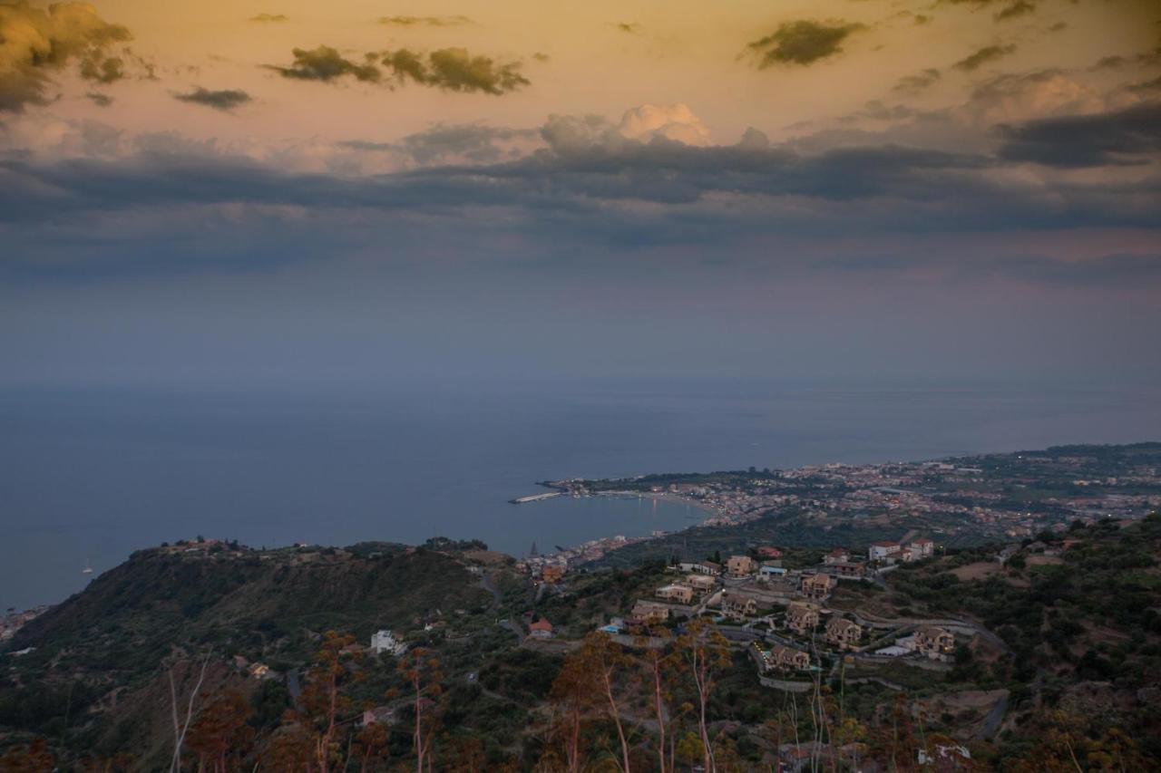 Hostal Casale Di Caterina Taormina Exterior foto